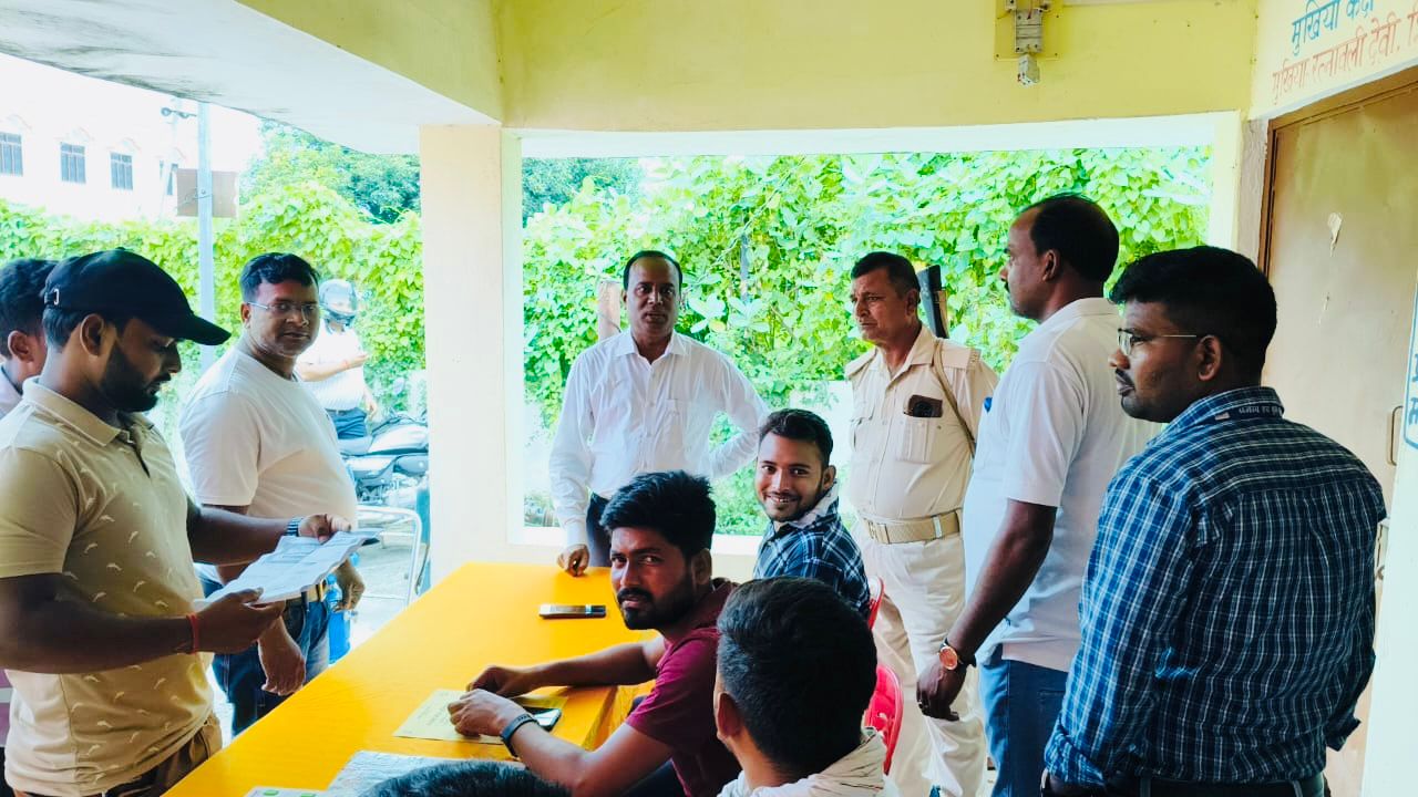 फुलवरिया में राजस्व महा अभियान शिविर, बथुआ बाजार व चमारी पट्टी पंचायत से 205 आवेदन जमा
